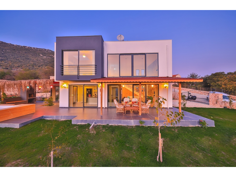 LUXURIOUS VILLA AT ÇUKURBAĞ VILLAGE